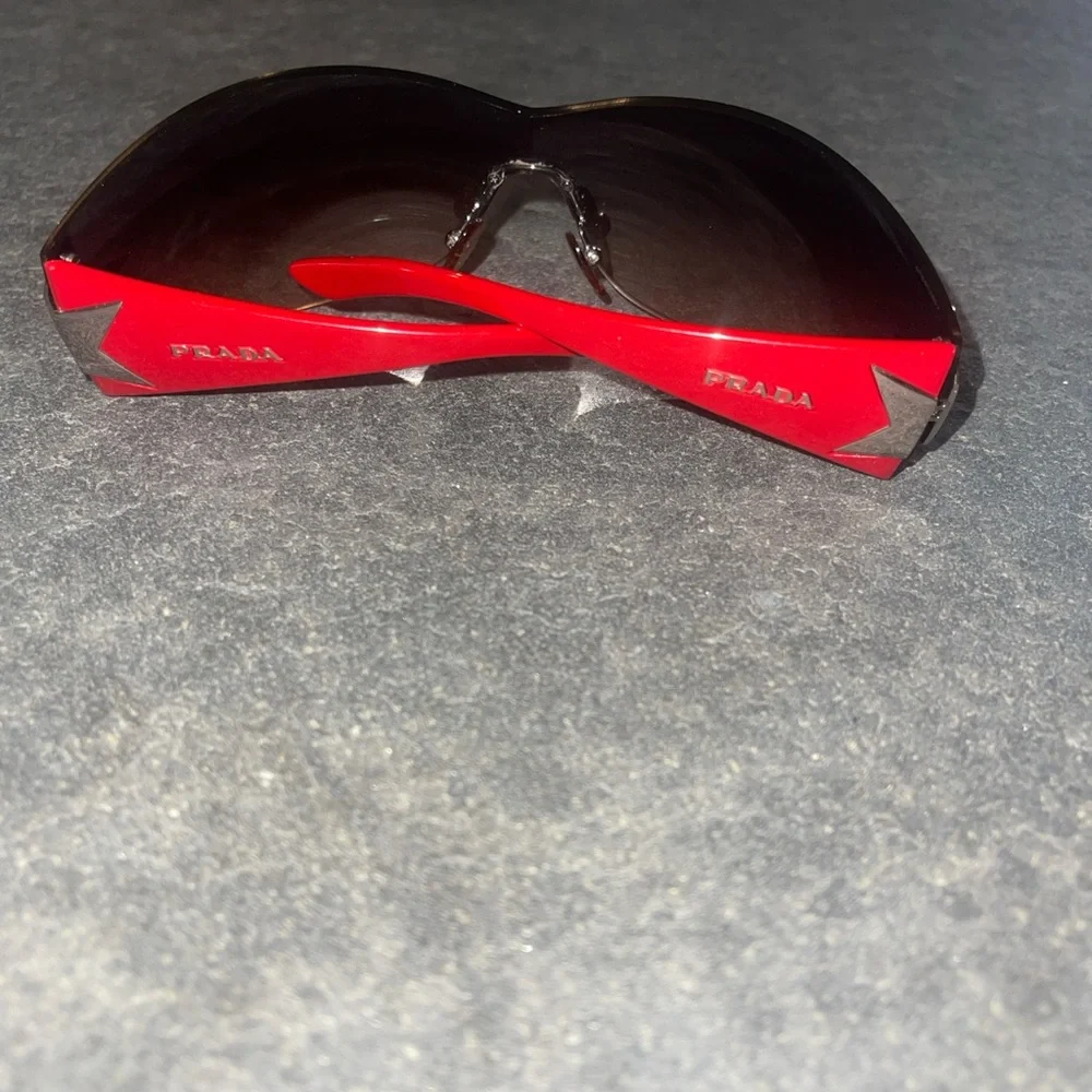 PRADA Rare Y2K Red Star Sunglasses Authentic SPR72G 1BC-651 115 VTG Boutique - Picture 14 of 16